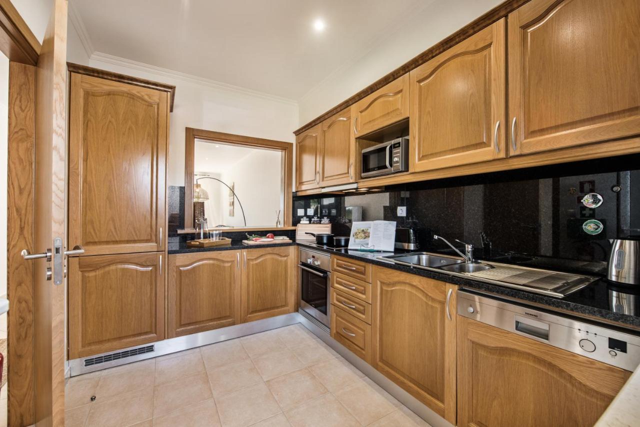 Luxurious First Floor Apartment Sleeps 4 Carvoeiro  Buitenkant foto