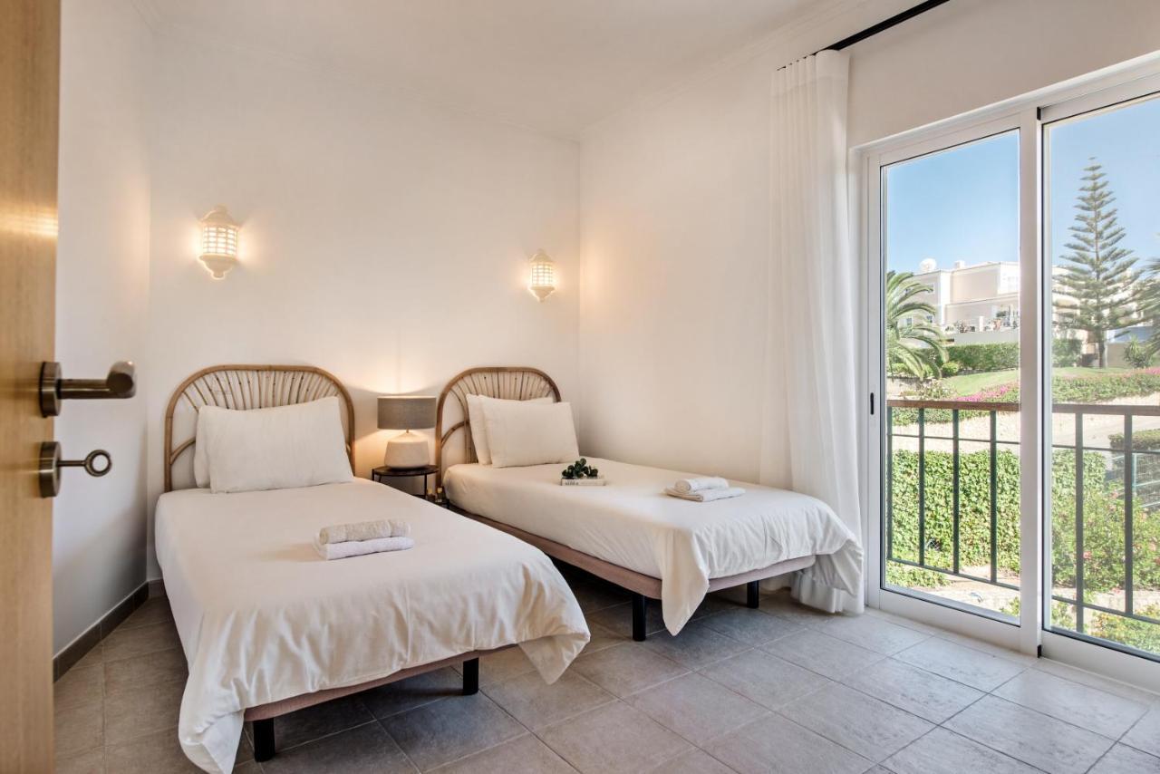 Luxurious First Floor Apartment Sleeps 4 Carvoeiro  Buitenkant foto